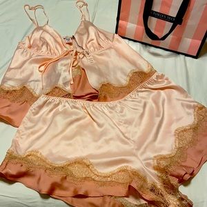 Victoria secret Lingerie NEW